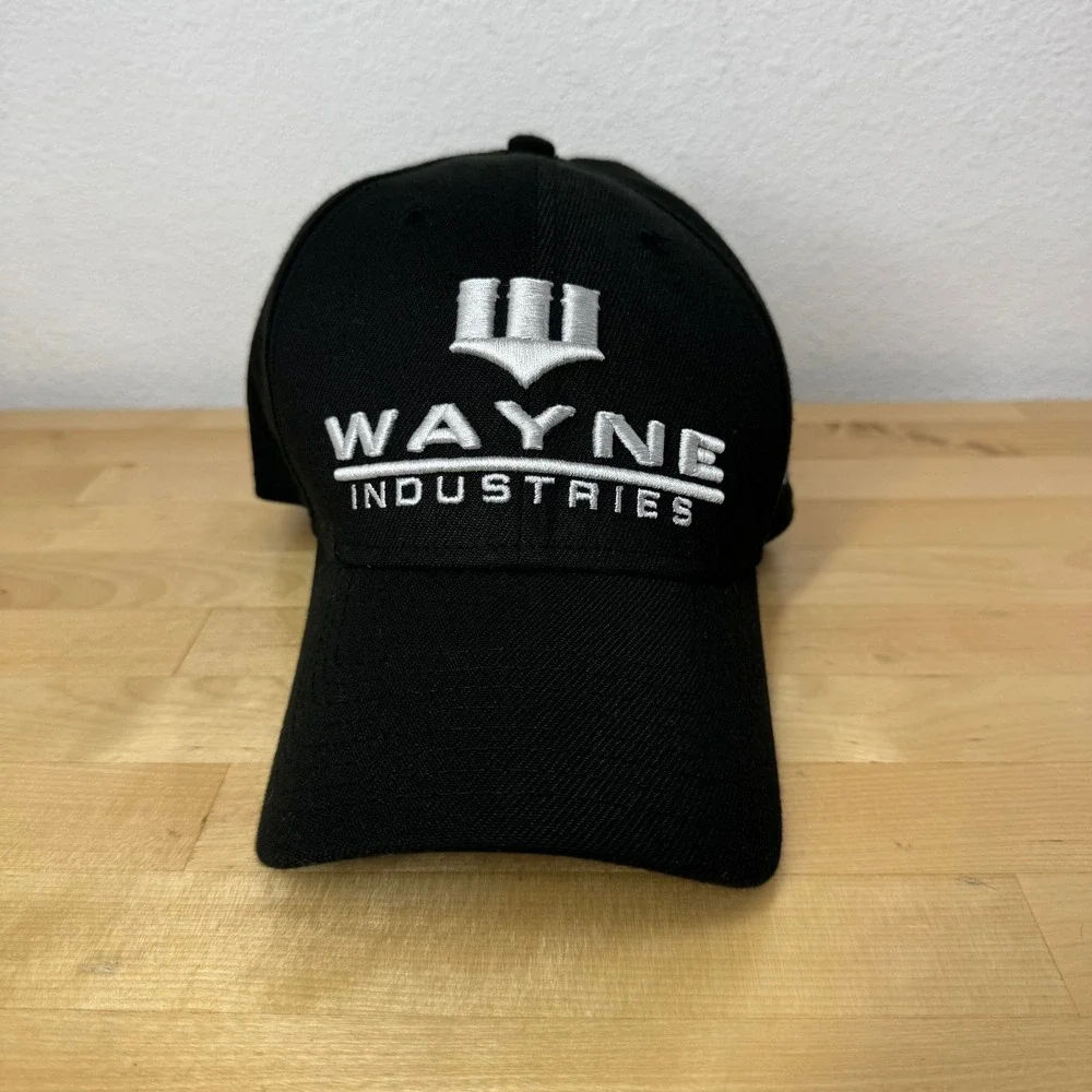 New Era Wayne Industries Batman 39THIRTY Stretch Fit Hat Black Mens M/L